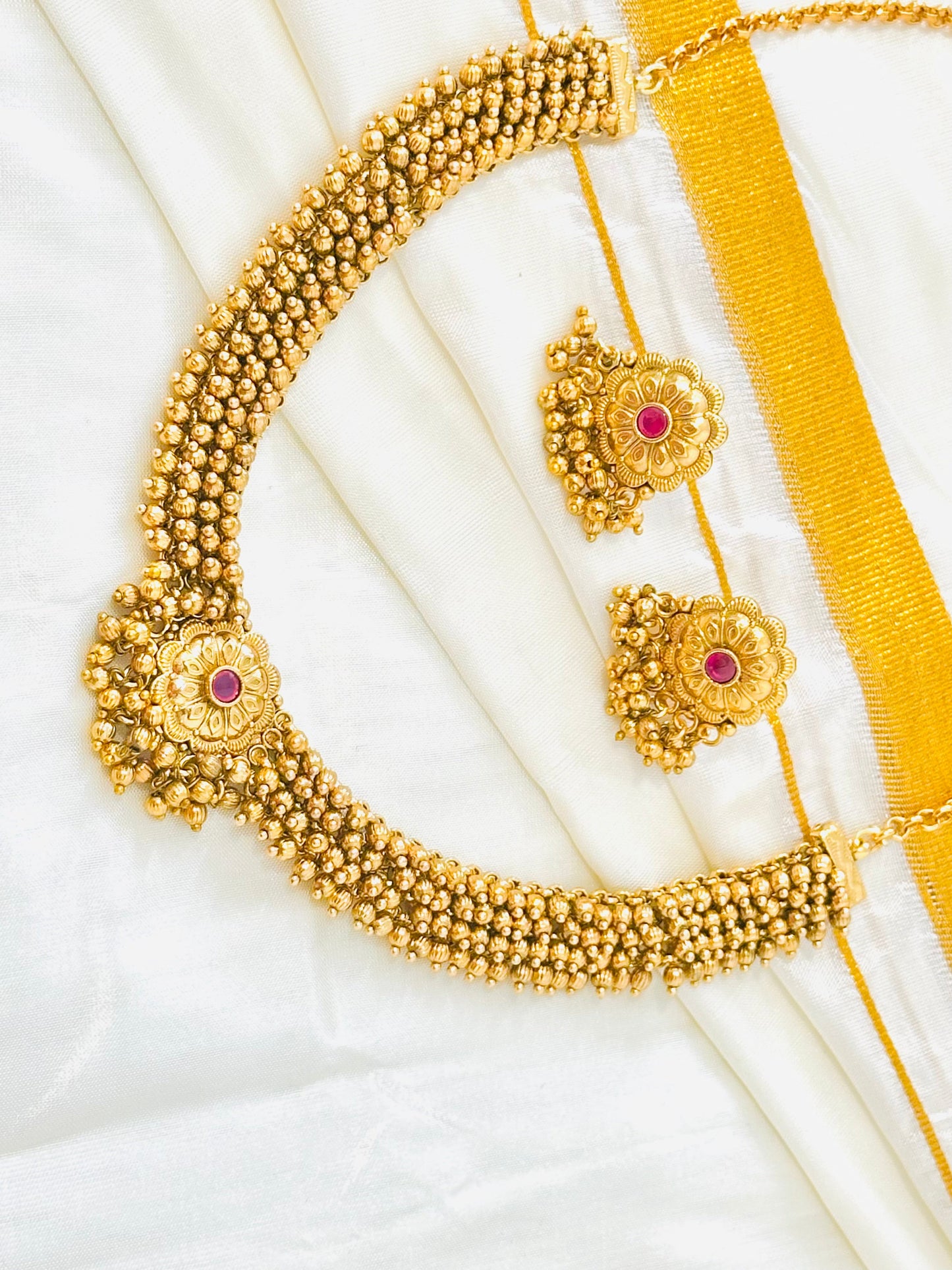 South Indian Pearl/Gold Necklace with Earrings
