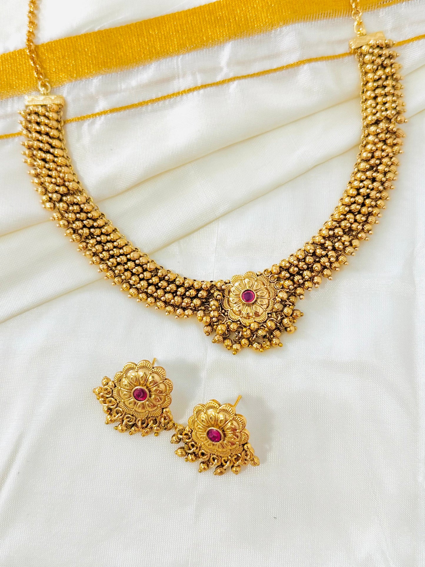 South Indian Pearl/Gold Necklace with Earrings
