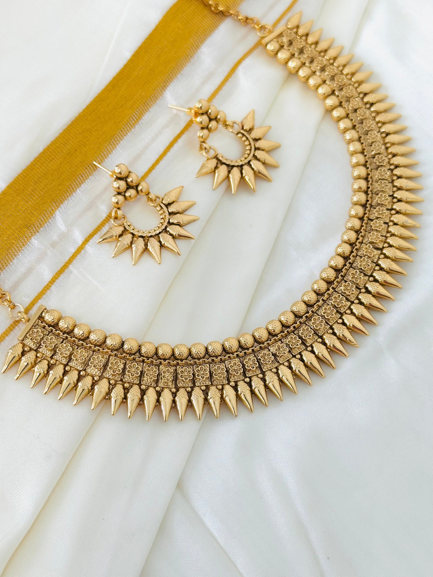 Antique Gold-Toned Spiked Choker Necklace and Earring Set