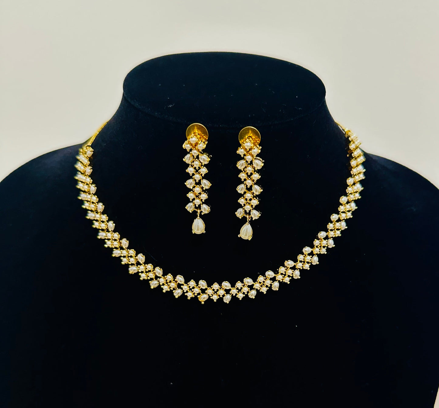 Dazzling Pearl Choker Necklace and Dangler Earring Set