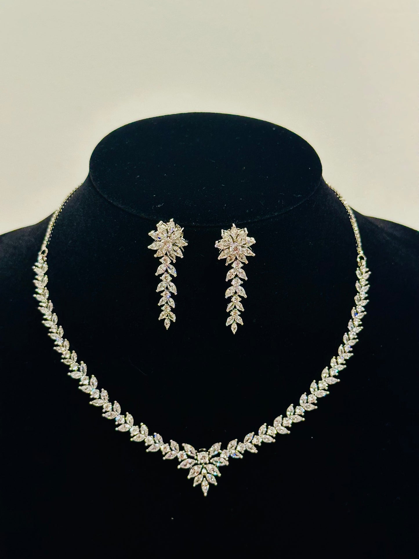 Sparkling Floral Necklace and Earring Set