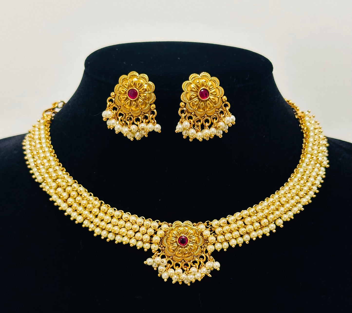 South Indian Pearl/Gold Necklace with Earrings
