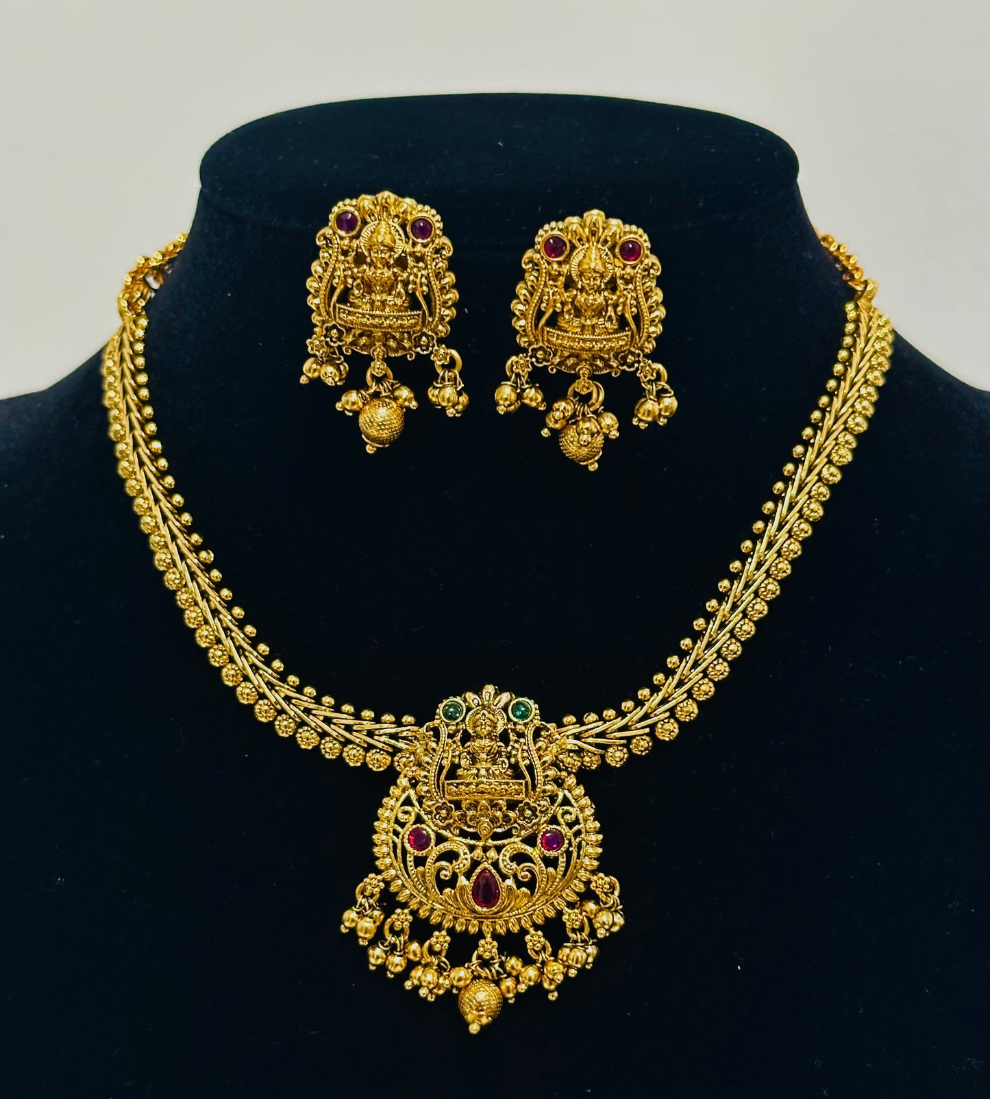 Antique Gold Temple Jewelry Pendant Set with Lakshmi Motif