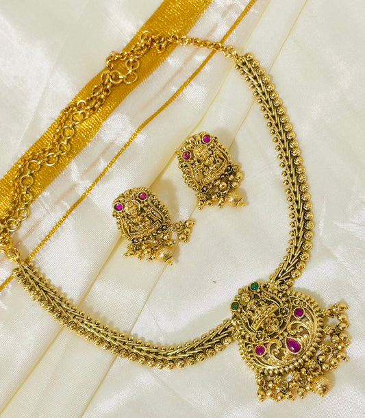 Antique Gold Temple Jewelry Pendant Set with Lakshmi Motif