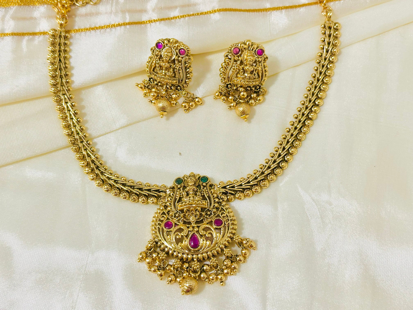 Antique Gold Temple Jewelry Pendant Set with Lakshmi Motif