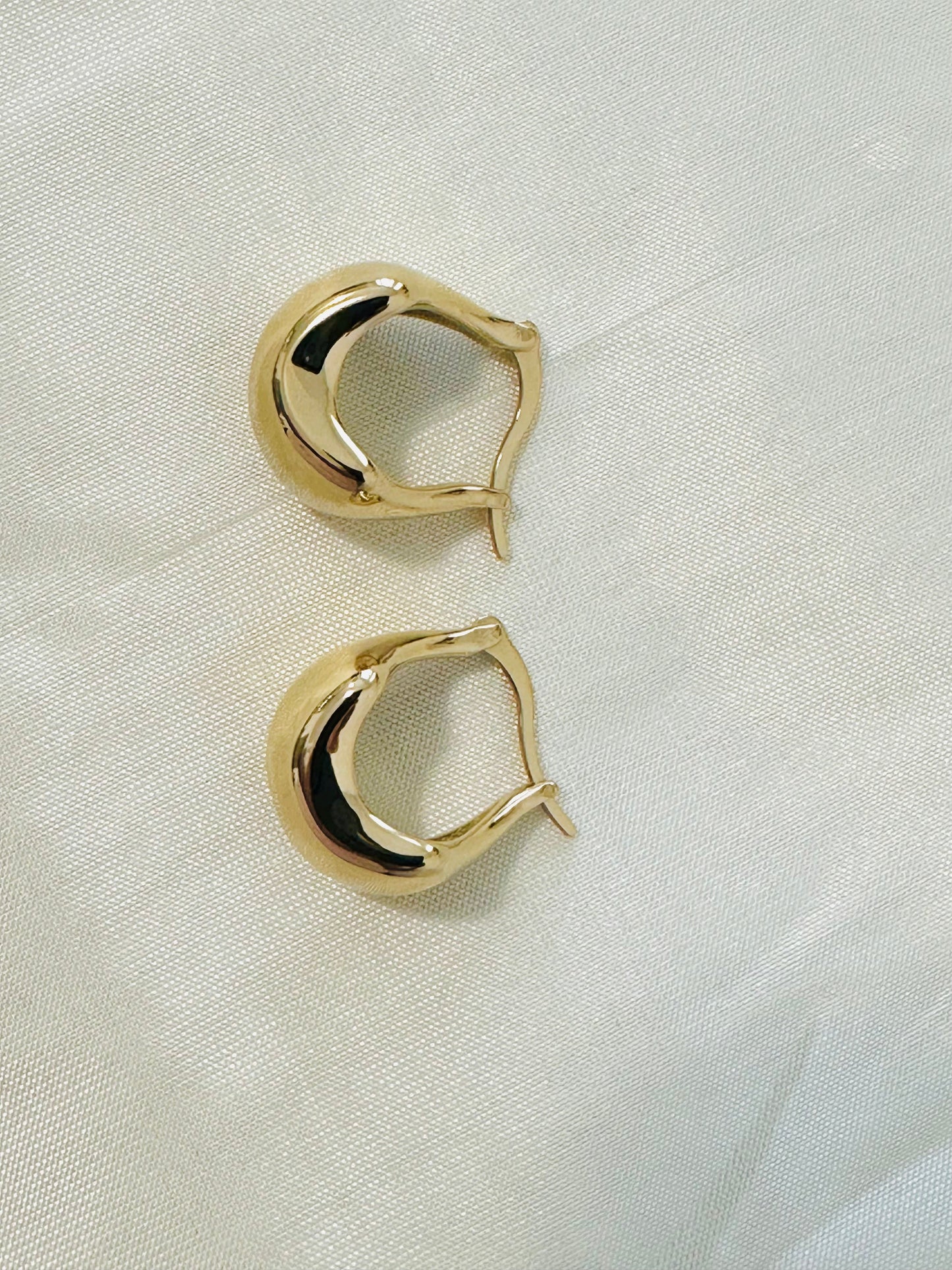 Modern Gold-Toned Sculptural Stud Earrings