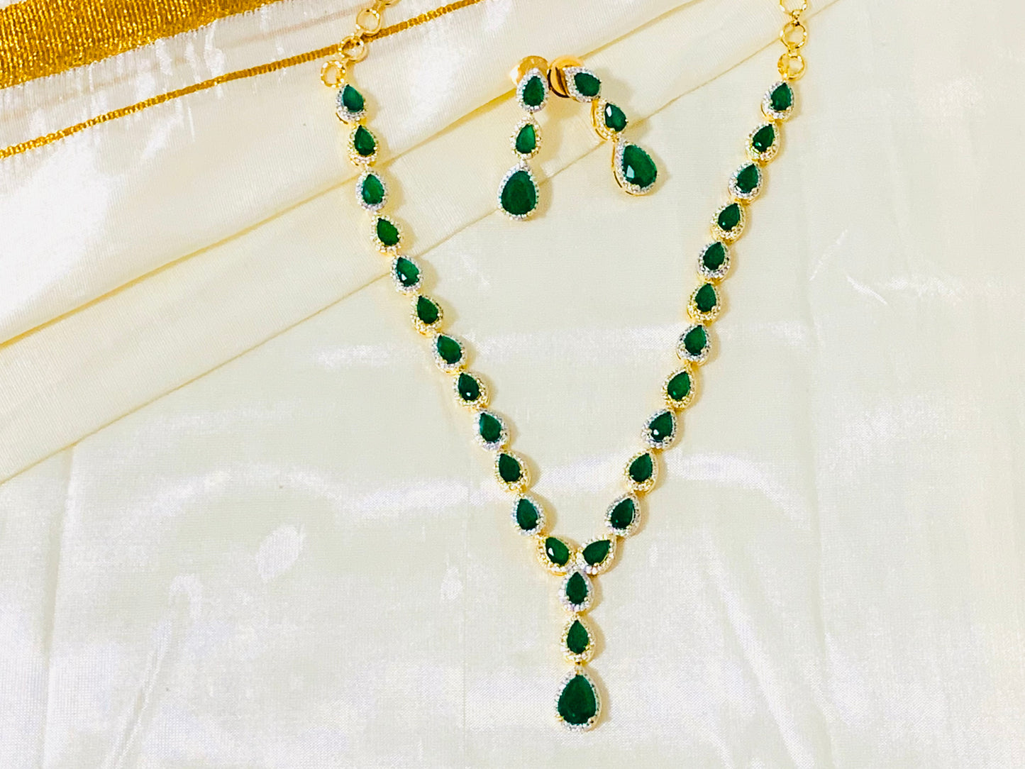 Elegant Emerald Green Teardrop Necklace (gold and silver tone chain) and Earring Set