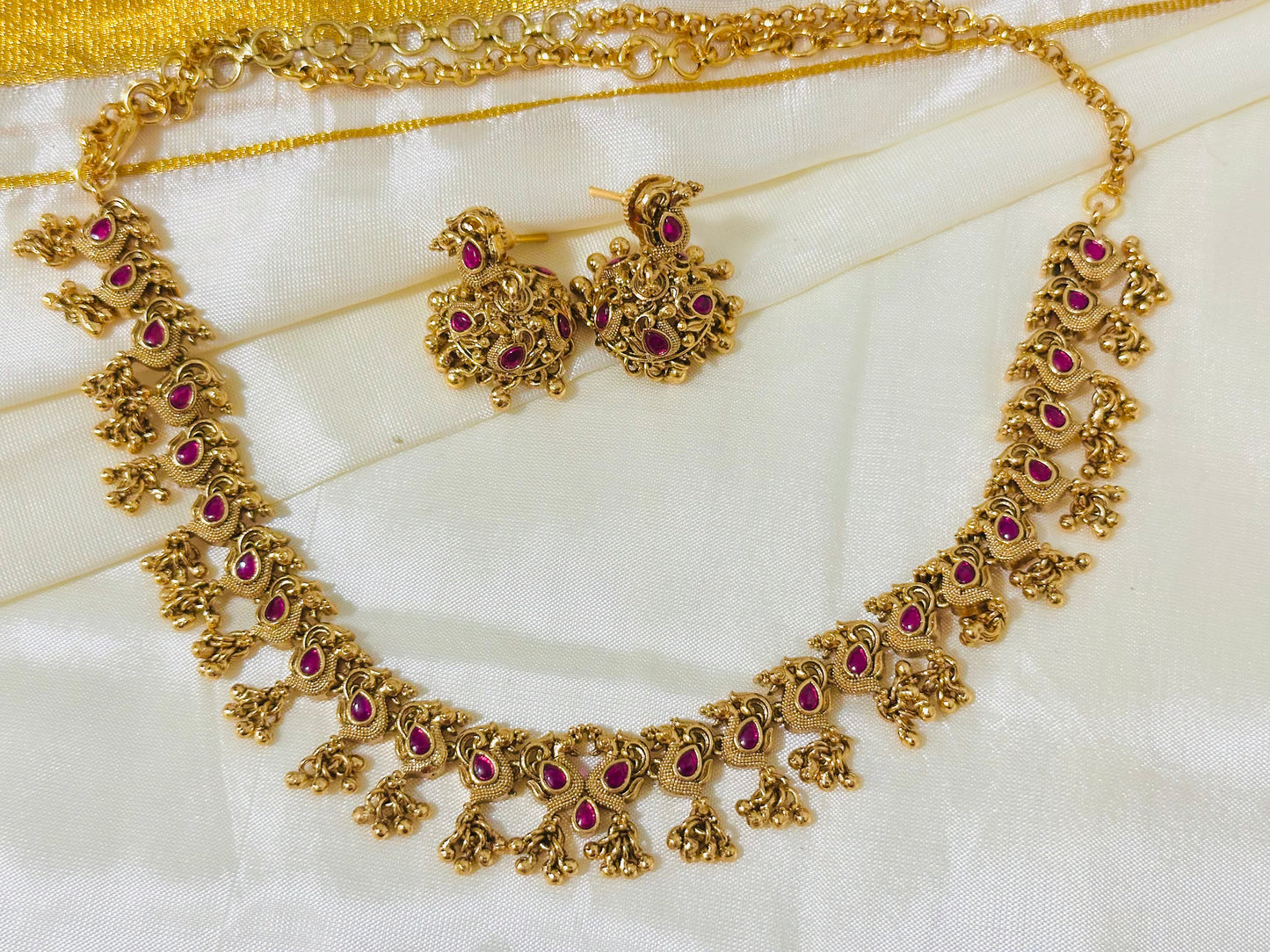 Traditional Indian Gold Choker Necklace and Jhumka Earring Set